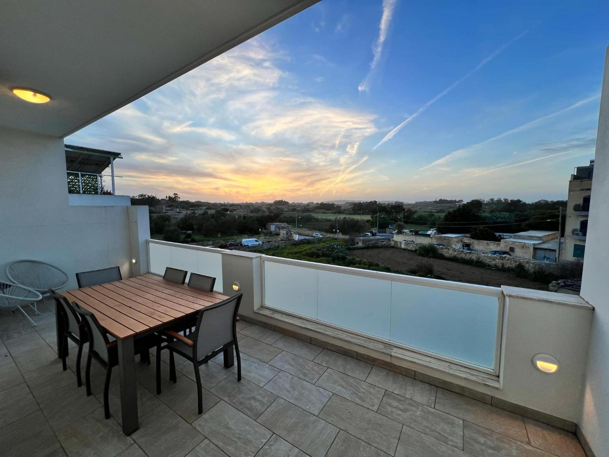 Carousel Apartments Qrendi Екстер'єр фото
